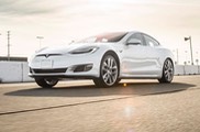 2017-Tesla-Model-S-P100D-front-three-quarter-in-motion-03-e1486428185861
